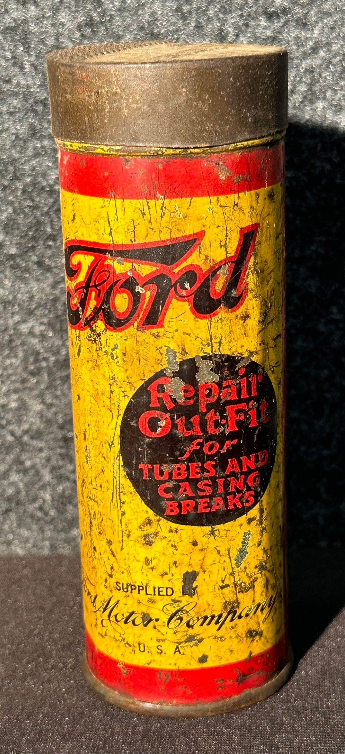 Ford Motor Co 1920s Metal Tube Repair Kit (1 of 8)