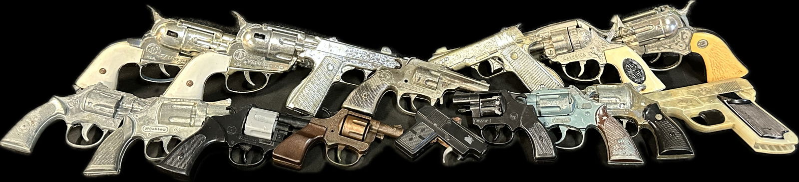 Huge Lot 16 Vintage Cap Guns: Hubley Falcon Trooper Wasp Maverick & More (1 of 20)