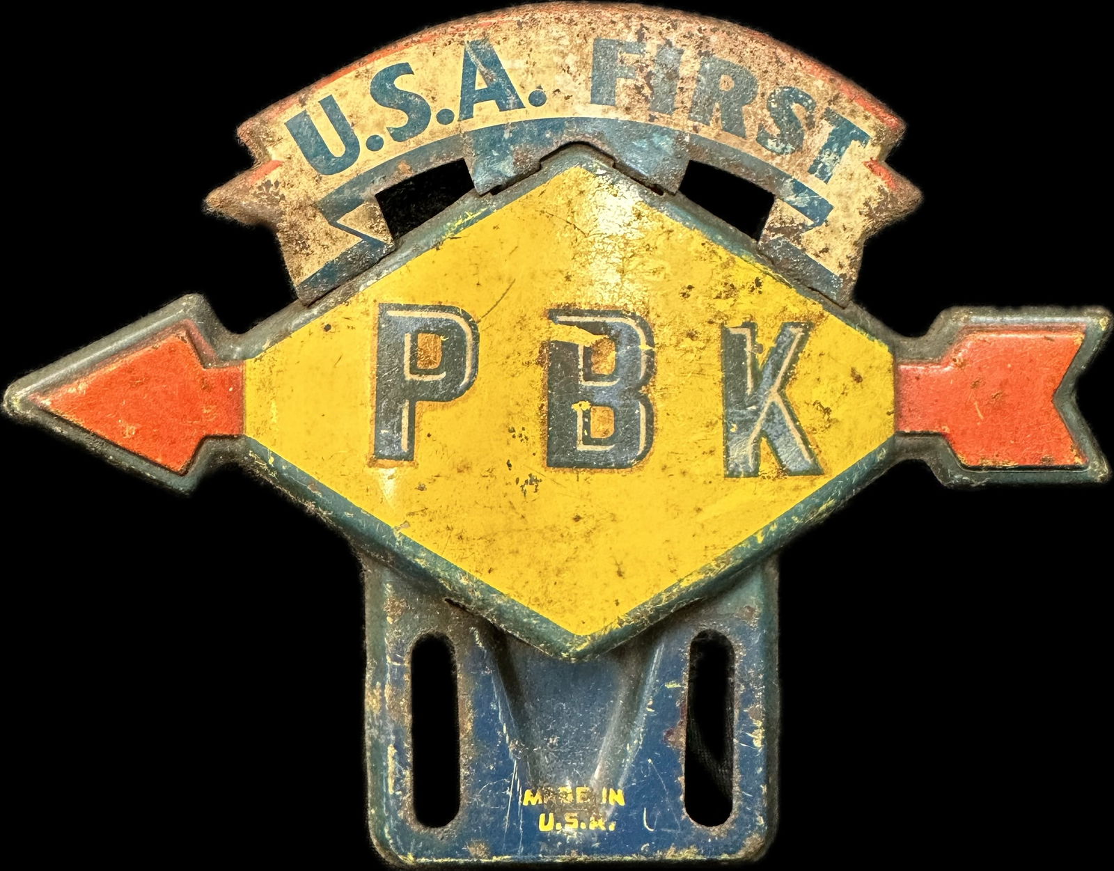 1940s War Time U.S.A. First PBK Initial Sunoco w/ Arrow Metal License Plate Topper (1 of 4)