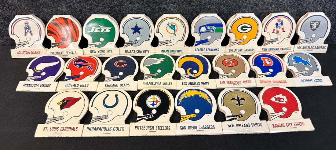 Lot 23 Vtg 1960s NOS NFL Team Helmet Matchbooks Chiefs Packers Cowboys Dolphins & More (1 of 17)