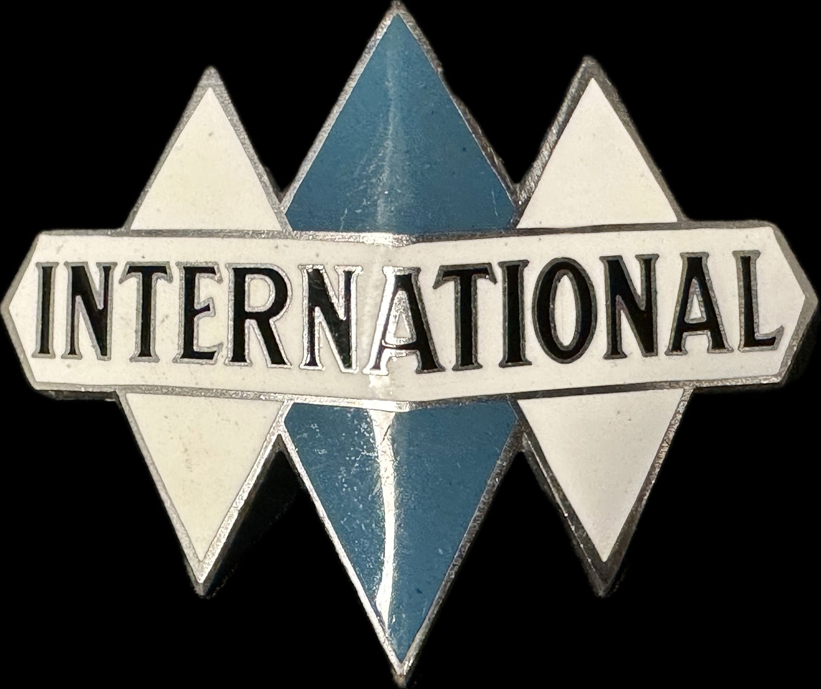 International Truck Original Blue White & Black Porcelain Enamel Automotive Radiator Badge Emblem (1 of 5)