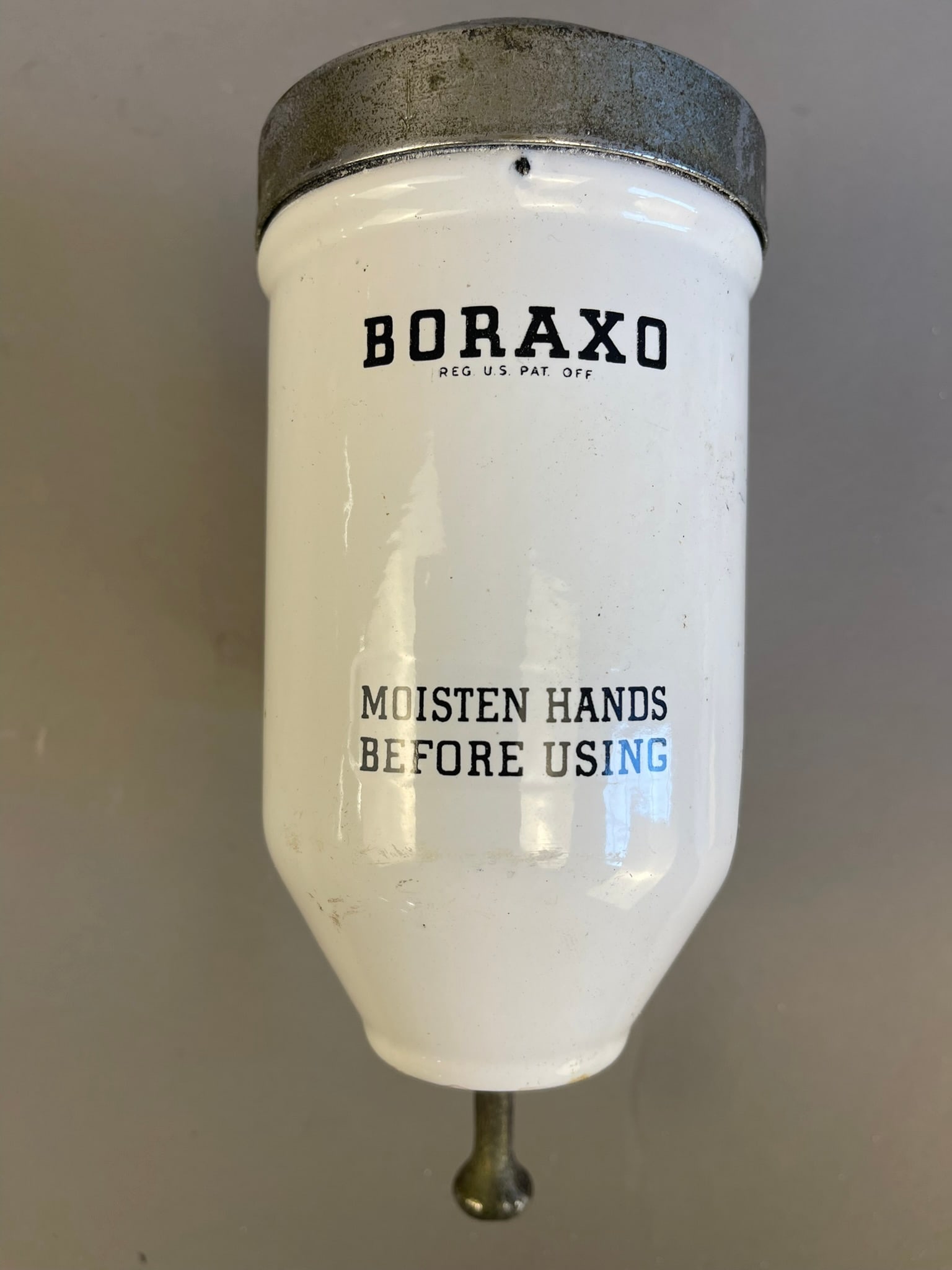 Original 1930s Boraxo Dry Soap Porcelain Enamel Dispenser (1 of 7)