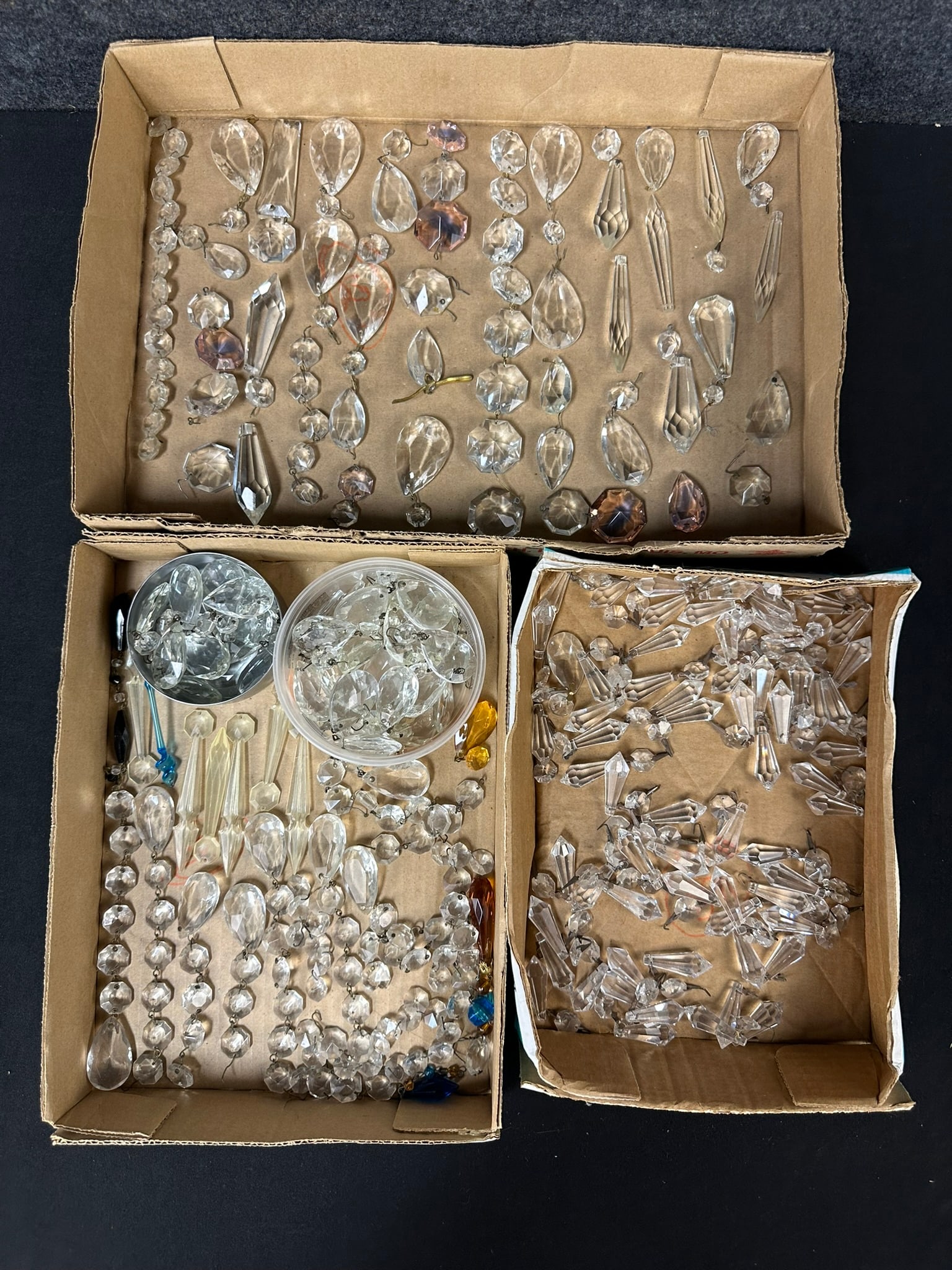 Huge Lot of 201 Early 1900's Glass Hanging Chandelier Lamp Dangling Prisms (1 of 4)