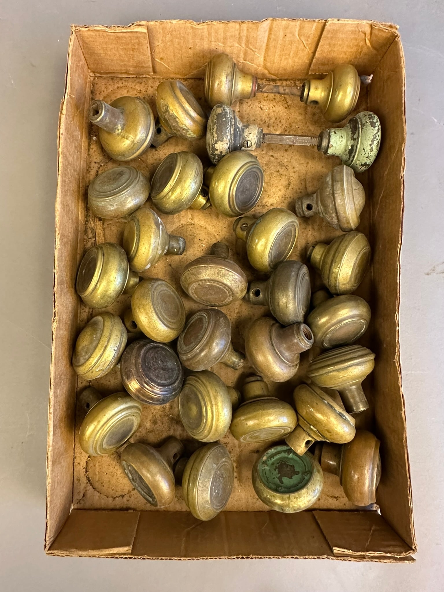 Huge Lot 41 Brass Victorian Eastlake Matching Door Knobs (1 of 8)