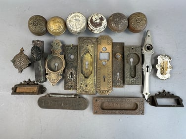 Fantastic Lot 22 Antique Eastlake Victorian Ornately Decorated Brass Hardware Lot Pulls Knobs Peep