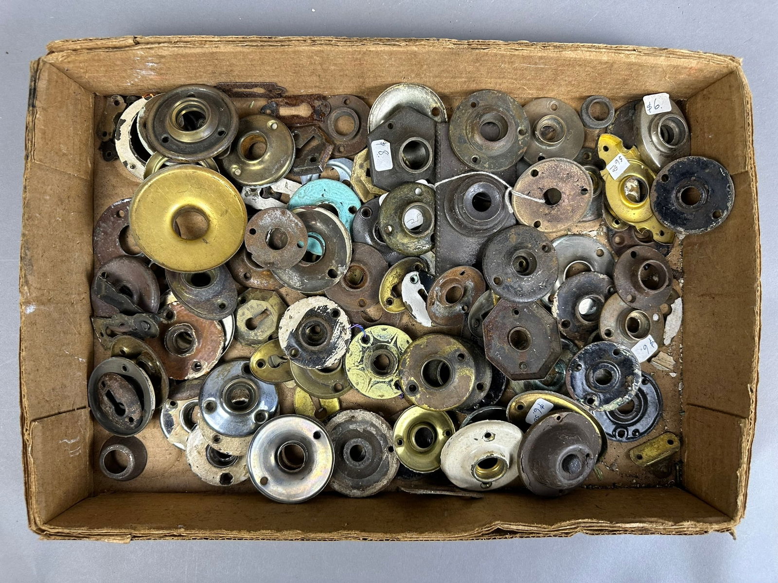 Huge Lot of 101 Antique Brass Nickel Plated Pieces Door Knob Escutcheons (1 of 6)