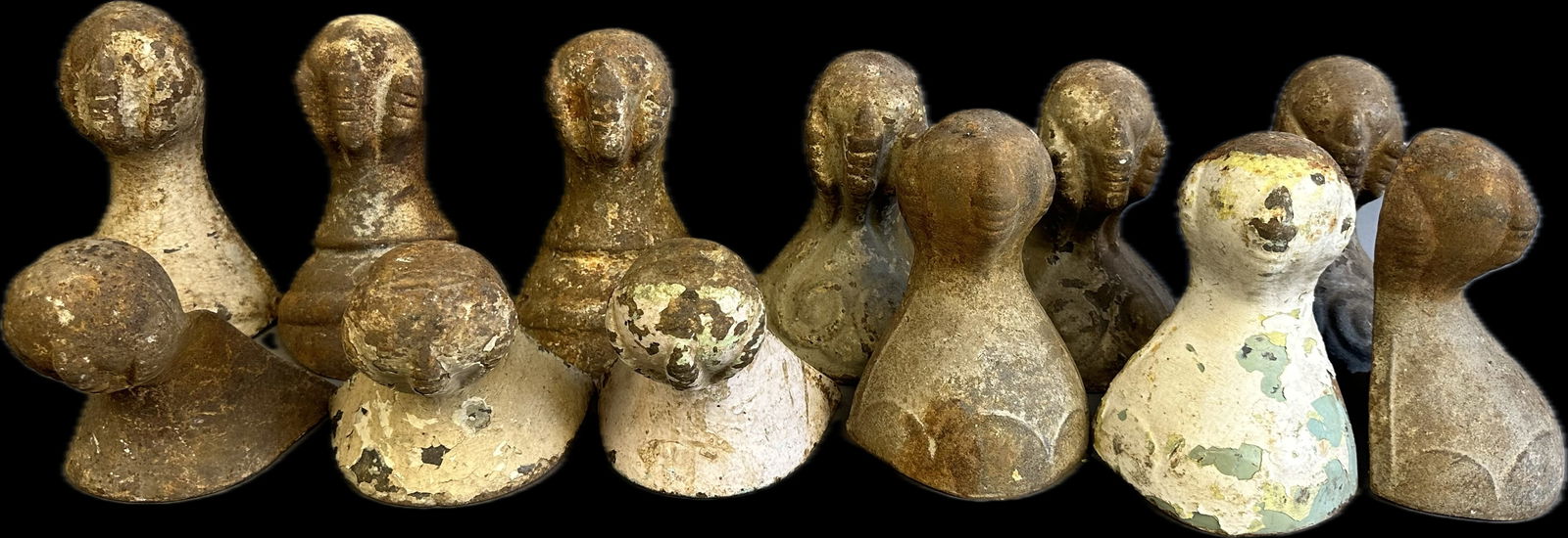 12 Piece Lot Antique Victorian Era Cast Iron Bath Tub Feet 3 Matching Sets (1 of 12)