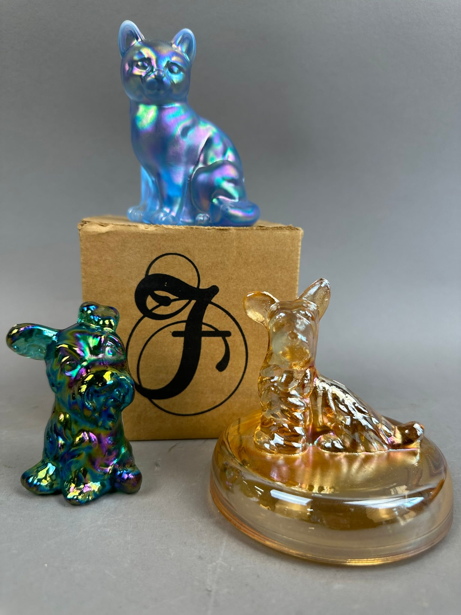 3 Fenton Carnival Art Glass Animals Cat Dogs Box (1 of 16)