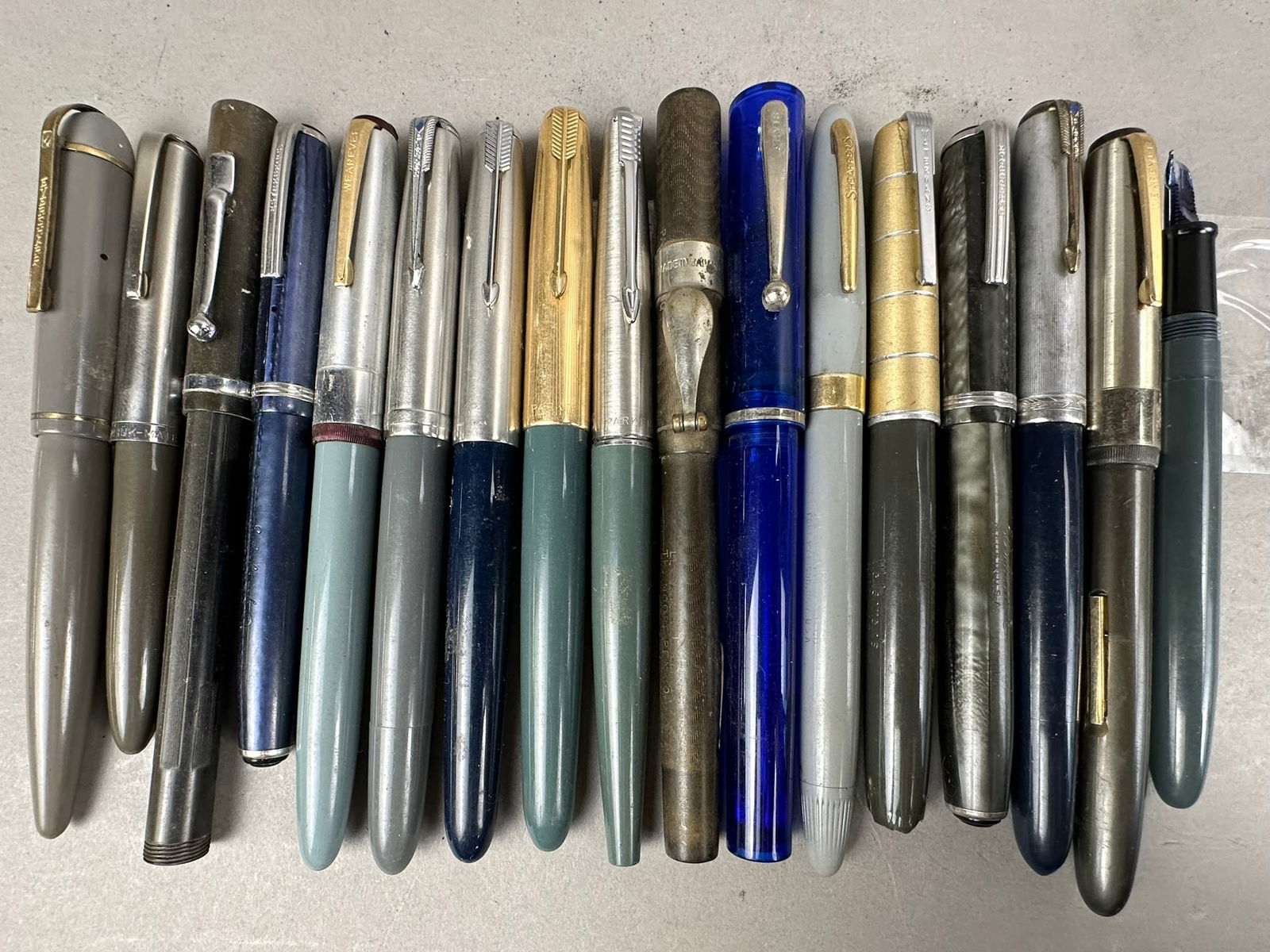 17 Art Deco Era Fountain Pens Shaeffer Parker (1 of 19)