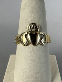 Vintage 14K Yellow Gold Claddagh Ring 4.1 Grams