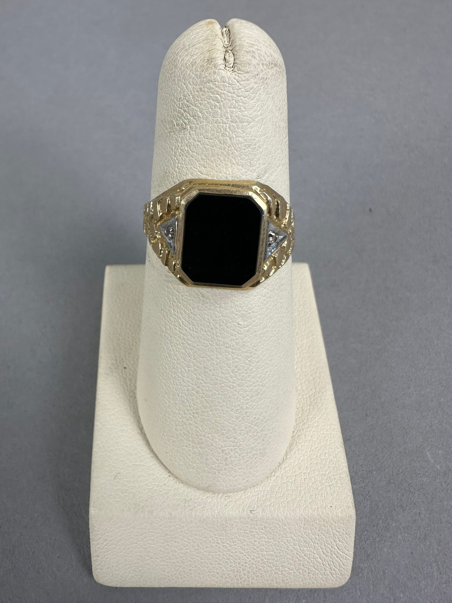Vintage 10K Yellow Gold Mens Ring Onyx Stone 2.8 Grams (1 of 7)