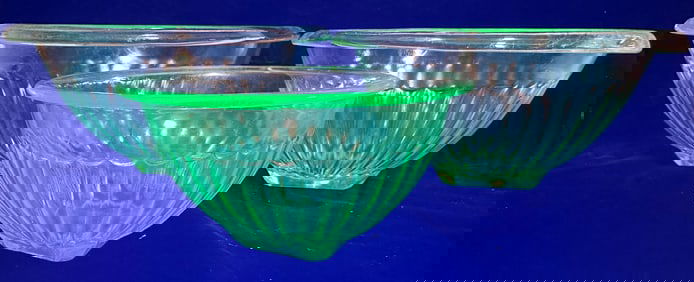 3 Nesting Hazel Atlas Green Uranium Bowl Set