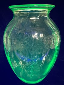 Anchor Hocking Green Uranium Glass Vase Glows