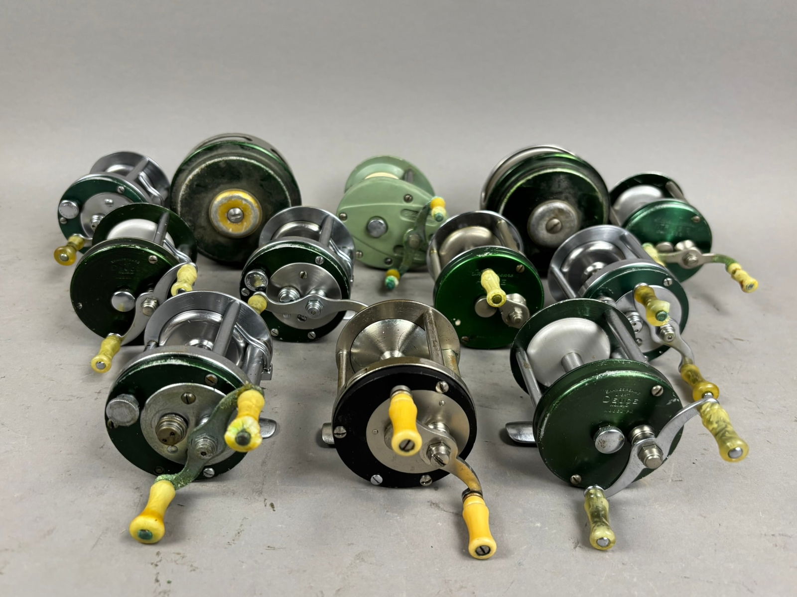 12 40s 50s Shakespeare Bait Casting Fishing Reels (1 of 10)