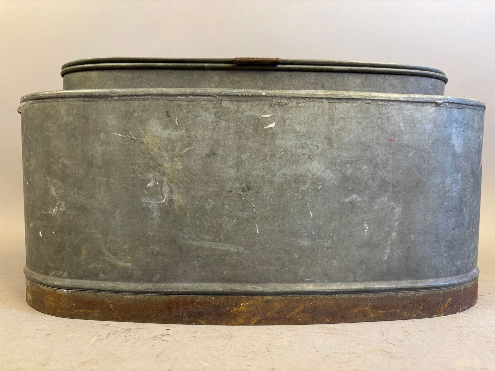 Antique Large Oval Galvanized Minnow Bucket (1 of 9)