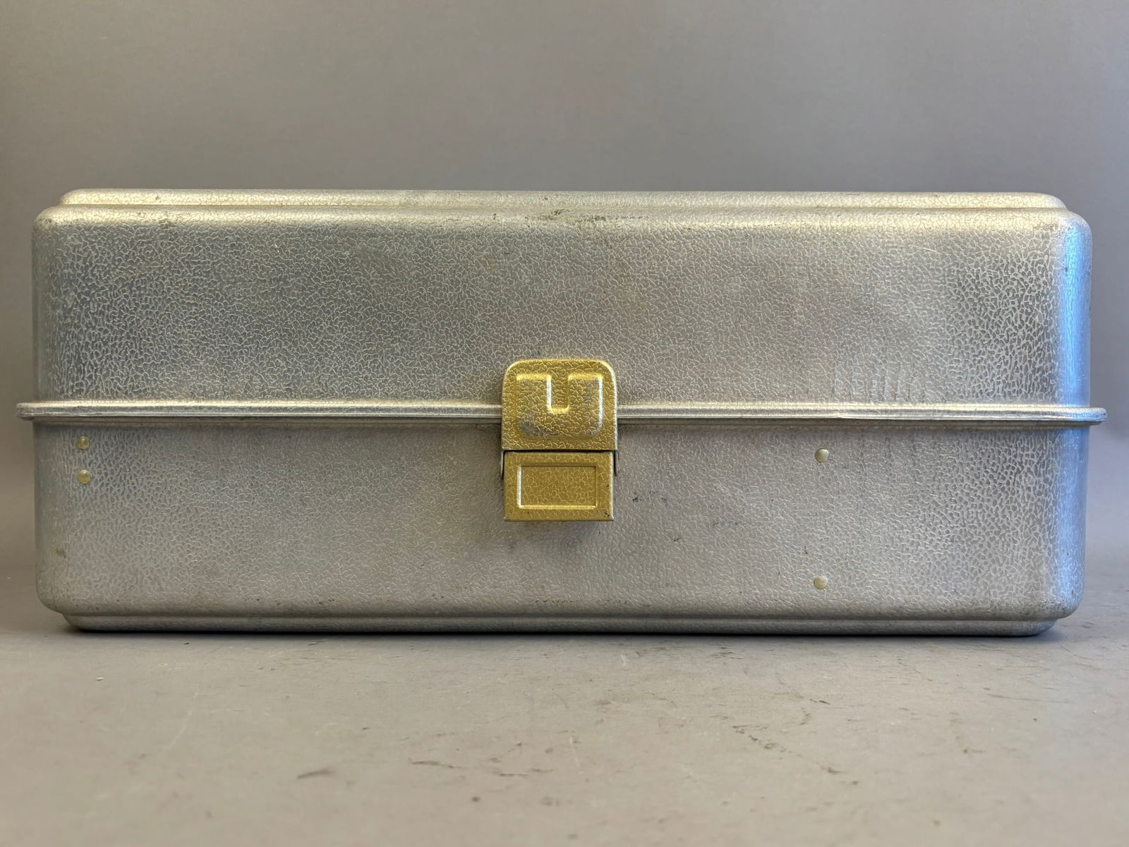 Vintage Umco Aluminum Fishing Tackle Box 203 A (1 of 11)