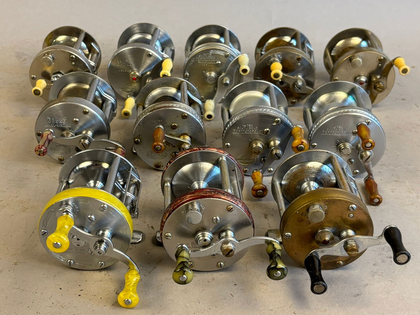 12 40s 50s South Bend Bait Casting Fishing Reels (1 of 12)