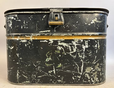 Antique Oval Large Galvanized Minnow Bucket Painted