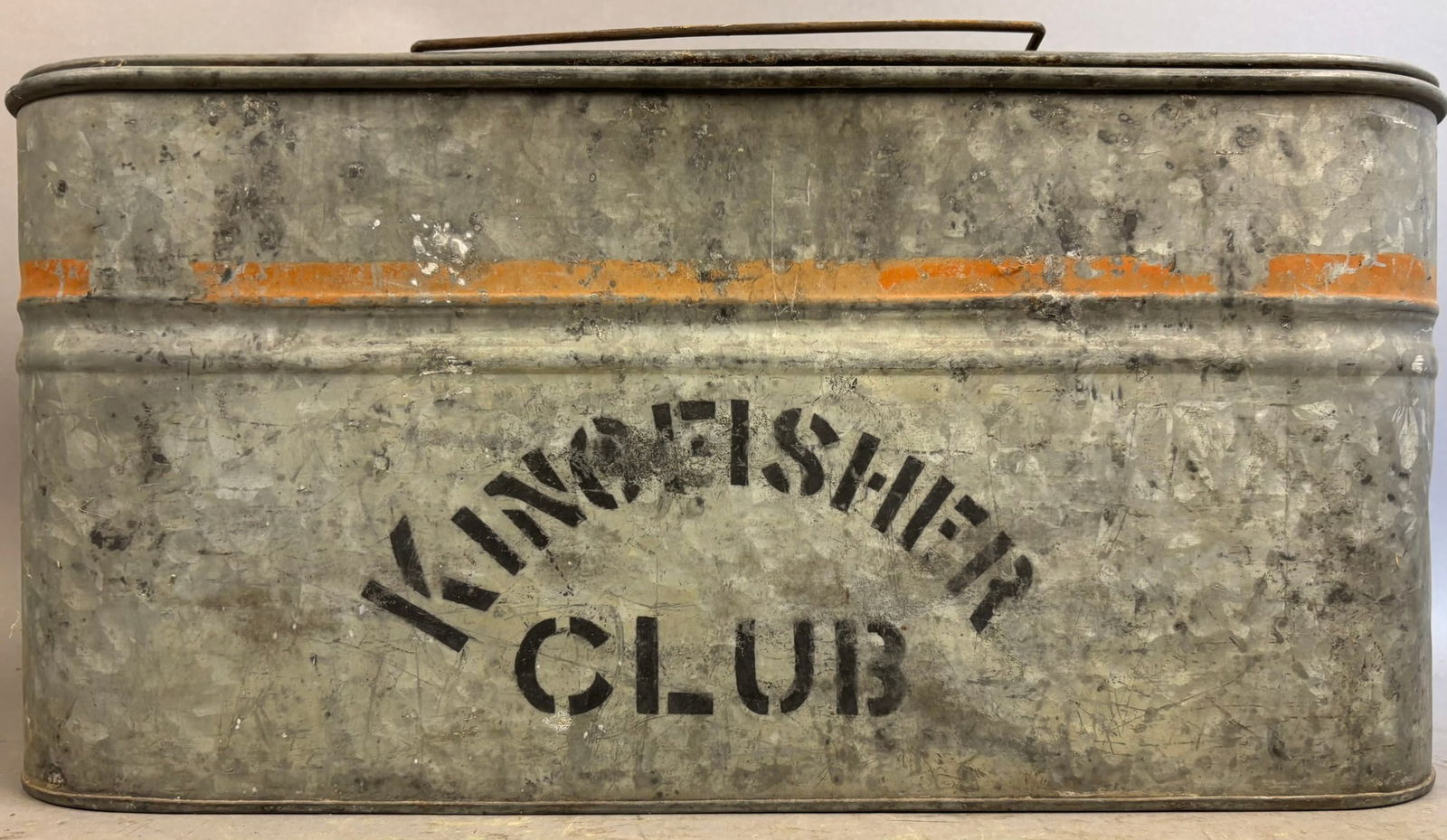 Antique Oval King Fisher Club Galvanized Minnow Bucket (1 of 10)