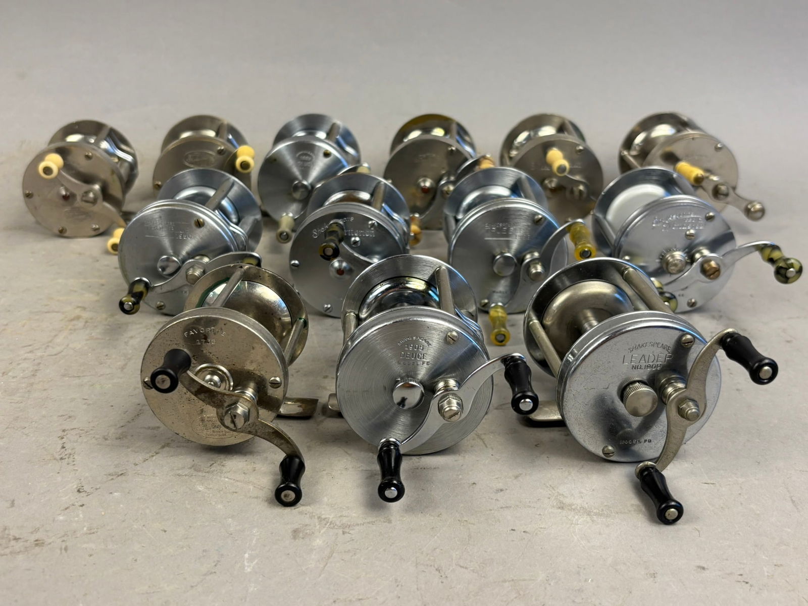 13 40s 50s Shakespeare Bait Casting Fishing Reels (1 of 11)