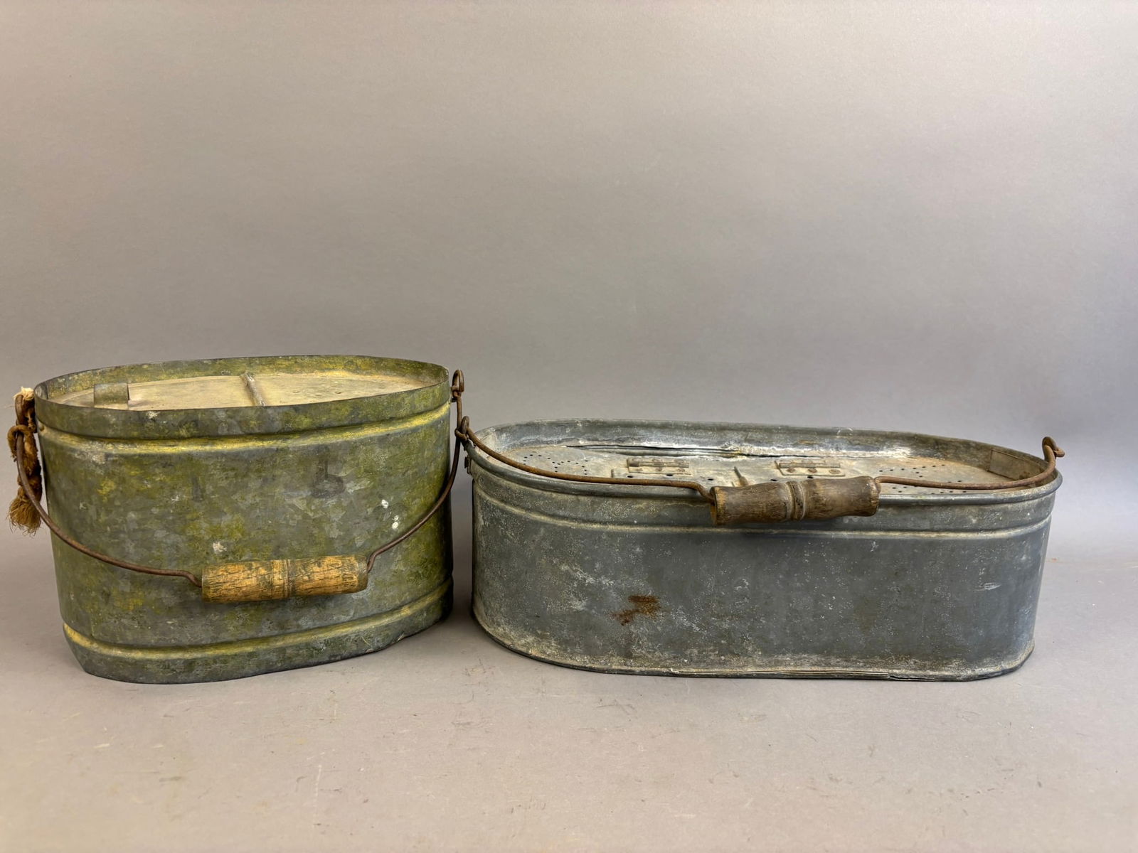 2 Antique Oval Galvanized Minnow Buckets w/Handle (1 of 6)