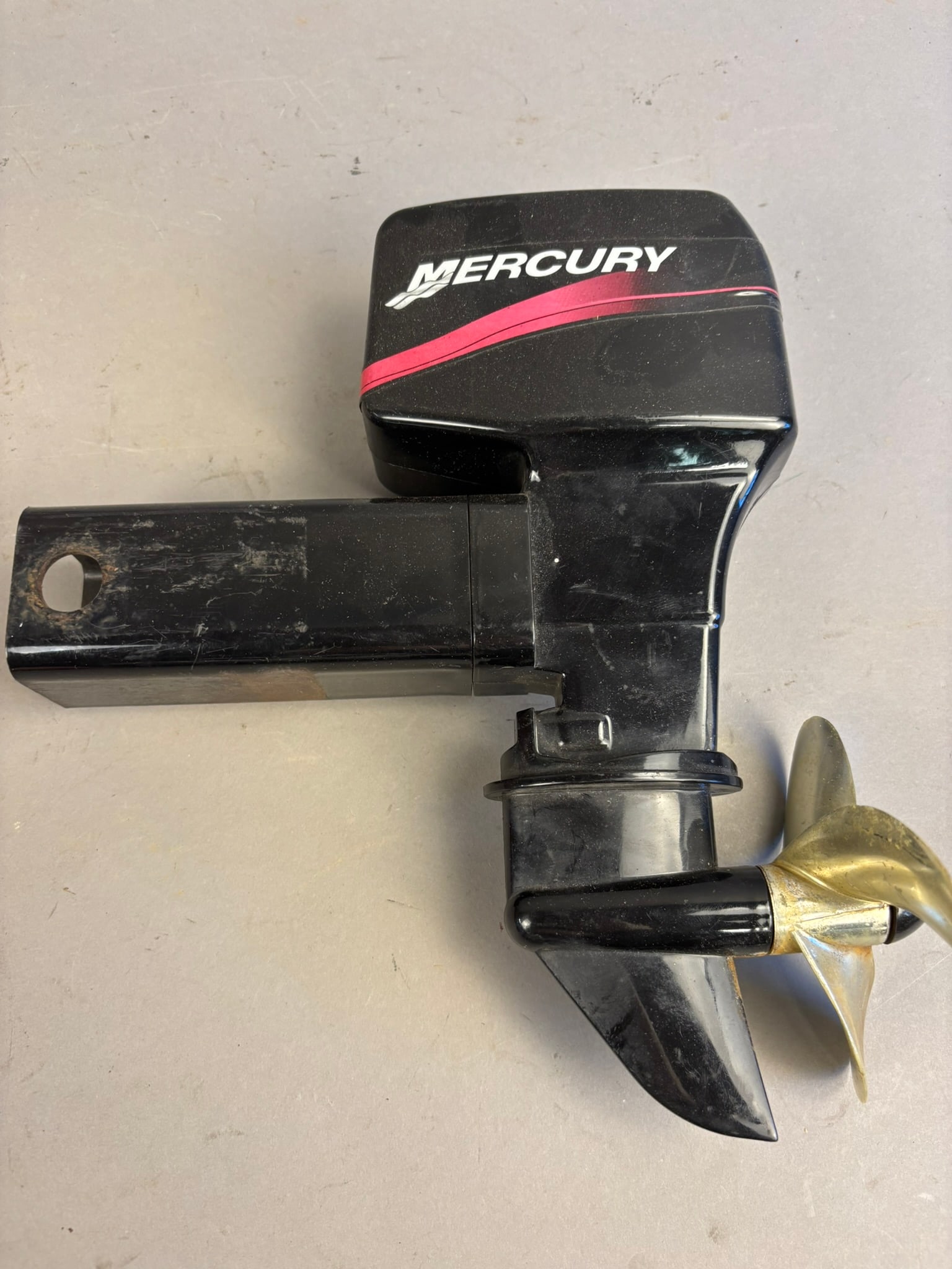 80s Mercury 250 Outboard Engine Tow Hitch Cover: This lot consists of a Merucry 250 Outboard Engine tow hitch cover.