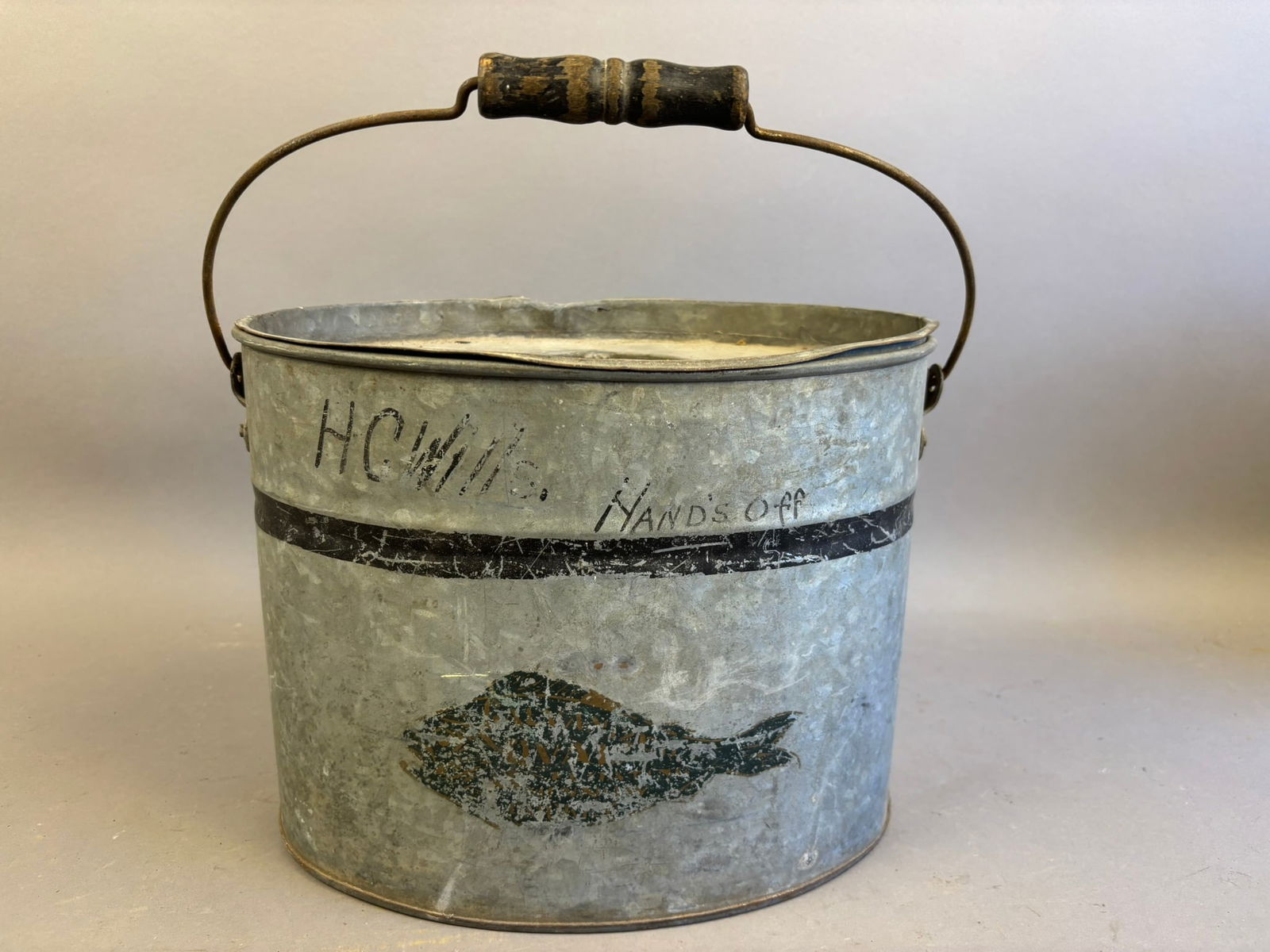 Antique Oval Galvanized Minnow Bucket Fish Stencil (1 of 5)