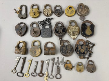 19 Antique Brass Railroad Pad Locks Skeleton Keys