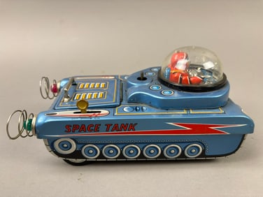 Japanese Trade Mark Modern Toys Space Tank Battery