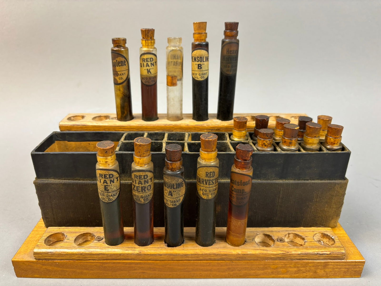 Early Red Giant Motor Oil Sample Bottle Set Display (1 of 6)