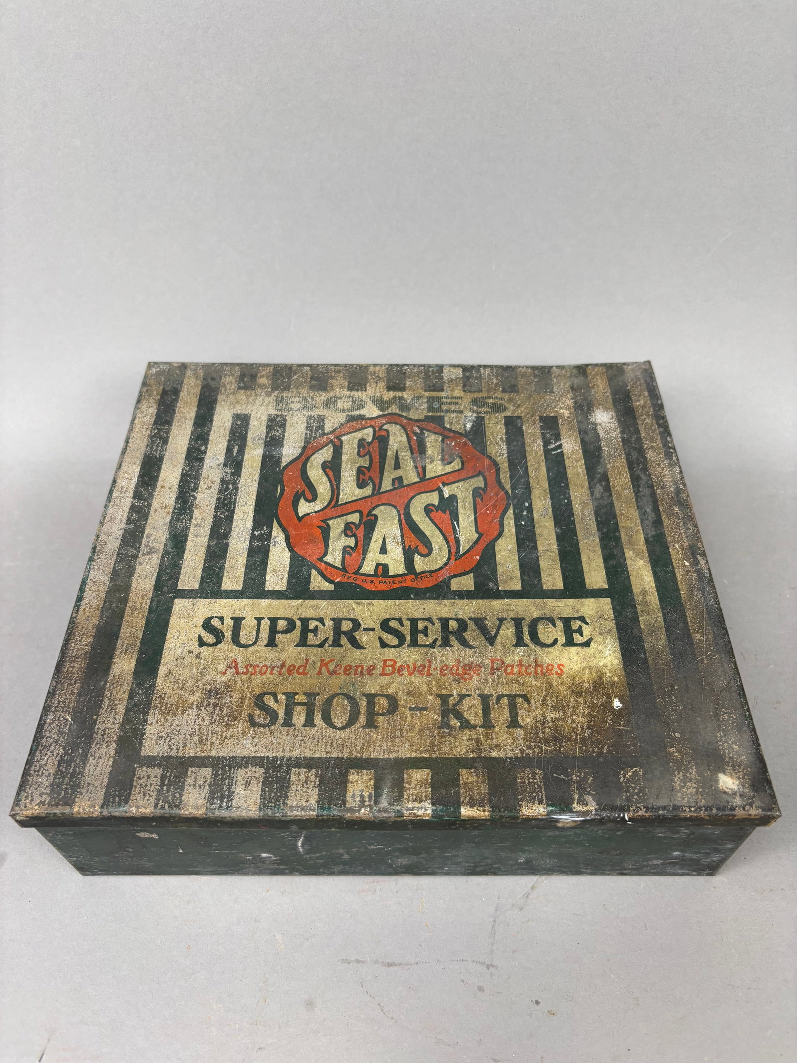 Bowes Seal Fast Super Service Shop Kit Display: This lot features a Bowes Seal Fast Super Service Shop Kit, overall measurements are 9.75"x9"x3". Areas of wear and loss, please review all pictures for best description.