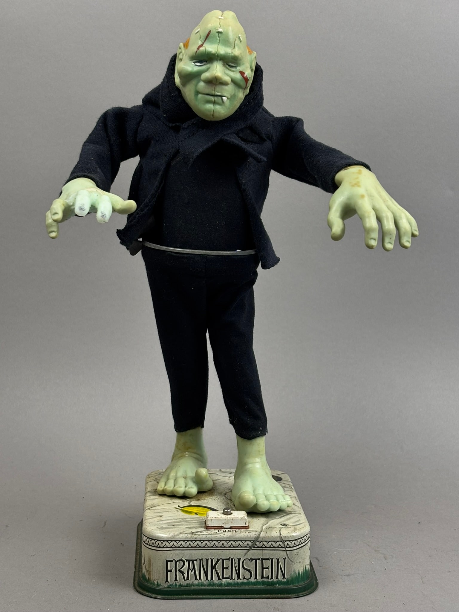 Nomura Blushing Frankenstein Battery OP Tin Toy (1 of 17)