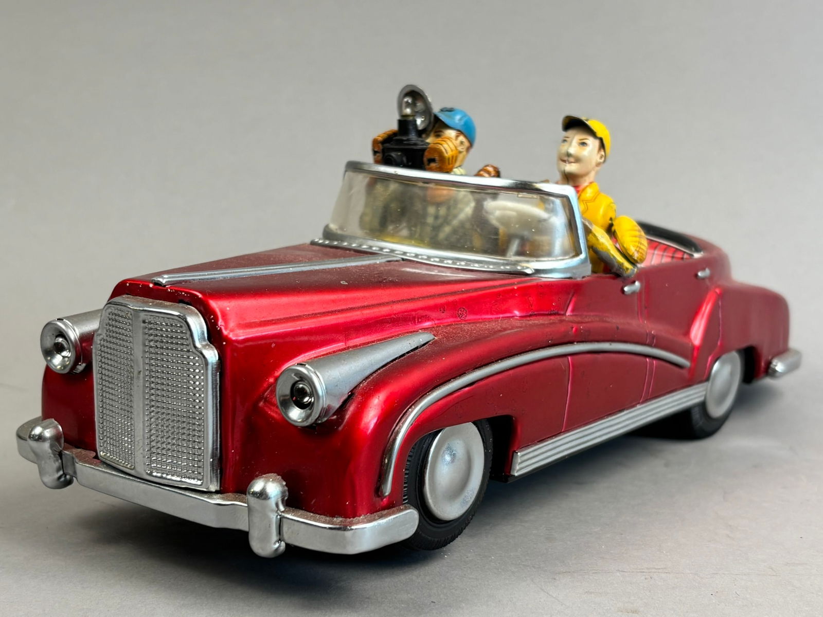 Vintage Photoing On Car Battery OP Tin Toy China  (1 of 11)