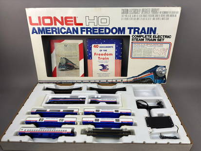 NOS Lionel HO Freedom Train Electric Train Set Box: This lot features a NOS Lionel Freedom Train Electric set with original box. Please review all pictures for best description. Train set comes in original packaging. Train set is untested.