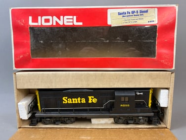 NOS Lionel Santa Fe Diesel Train Engine 8255