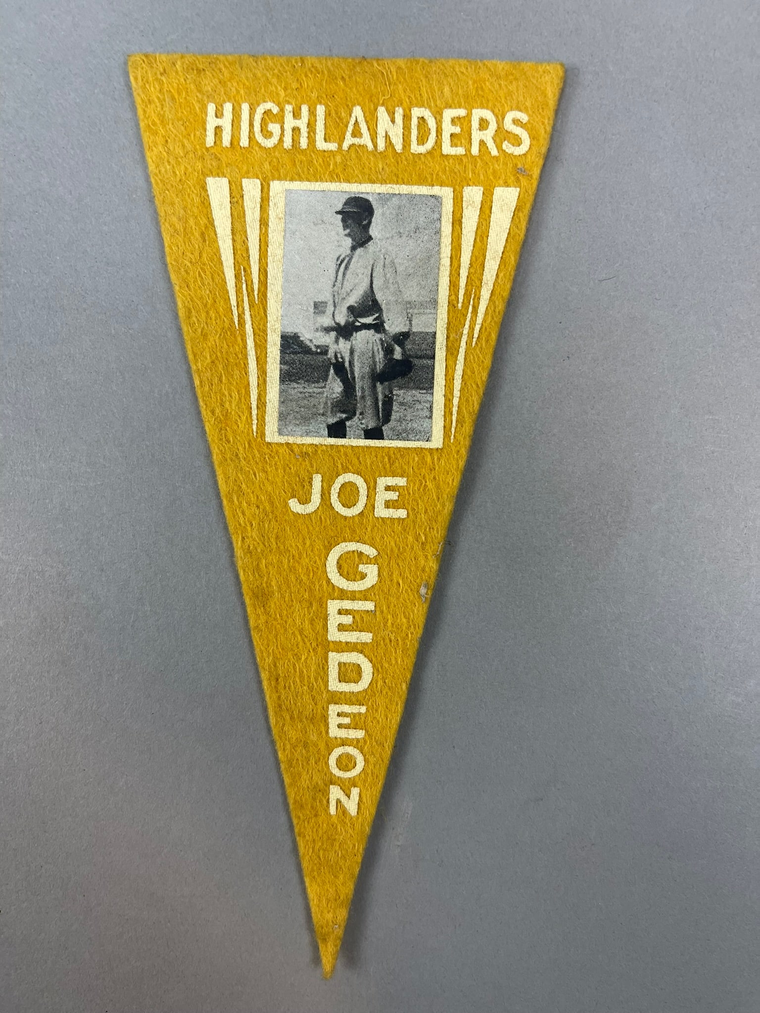 1916 Ferguson Bakery BF2 Joe Gedeon Mini Felt Pennant NY Highlanders: Rare Mini felt photo pennant, very good condition for age. May Show minor imperfections from storage. Measures roughly 5.5" x 3".