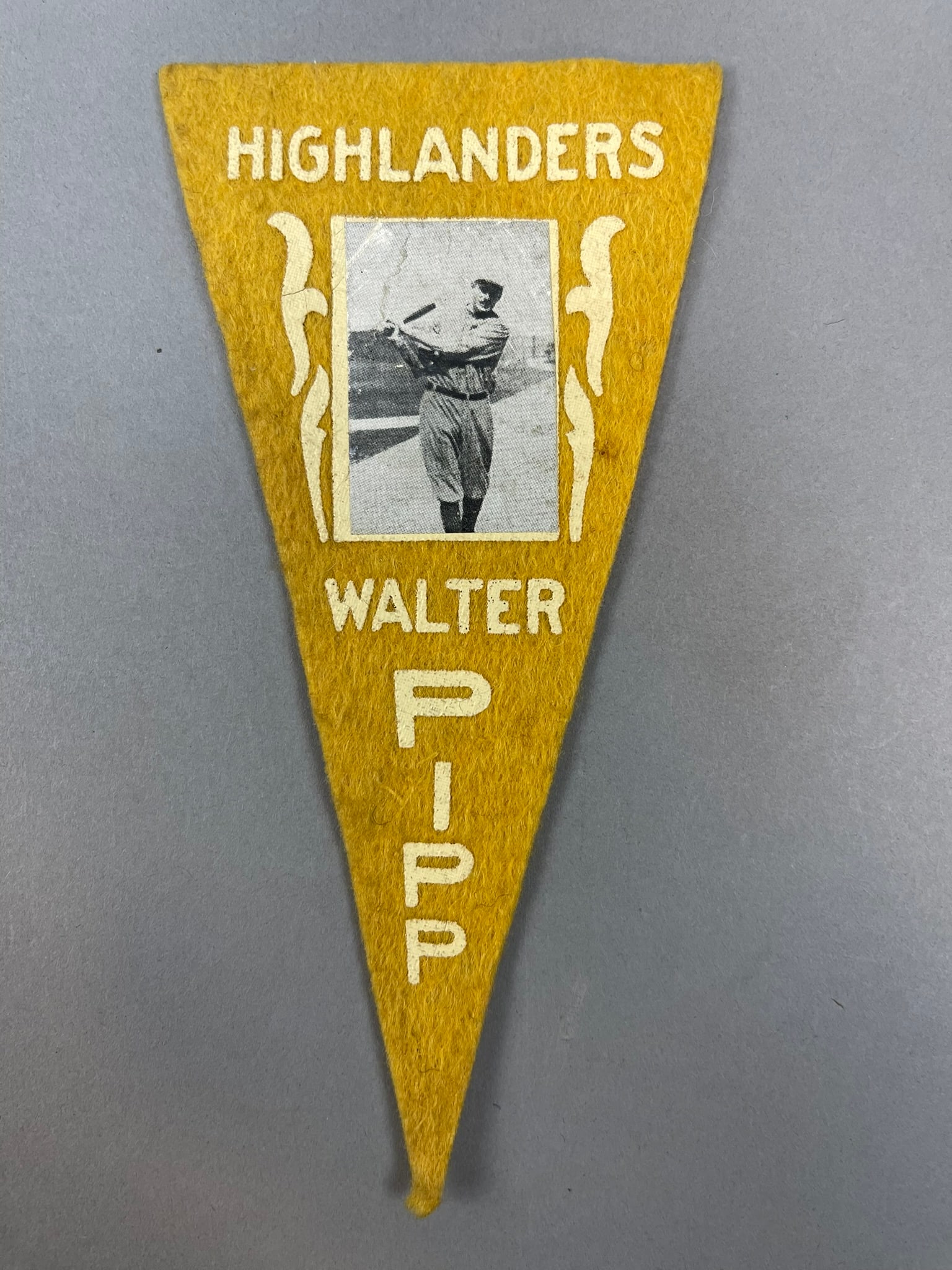 1916 Ferguson Bakery BF2 Walter Pipp Mini Felt Pennant NY Highlanders: Rare Mini felt photo pennant, very good condition for age. Few small soiling spots.May Show minor imperfections from storage. Measures roughly 5.5" x 3".