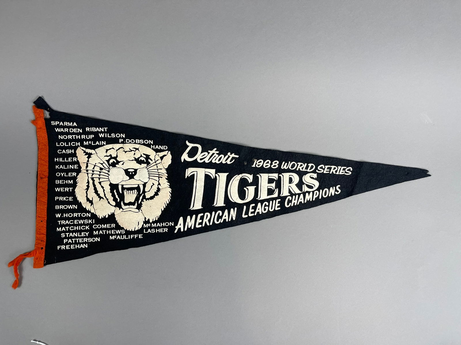 1968  World Series Champs Detroit Tigers Team Felt Pennant 28" (1 of 9)