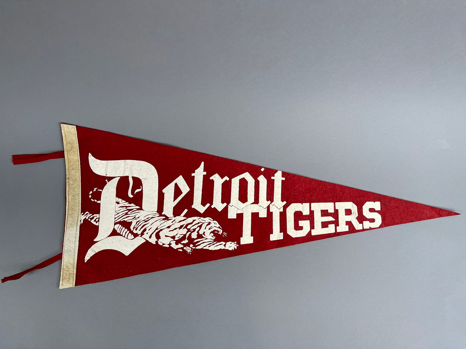 Vintage 1940s Detroit Tigers Felt Wool Full size Pennant 27.5" (1 of 4)