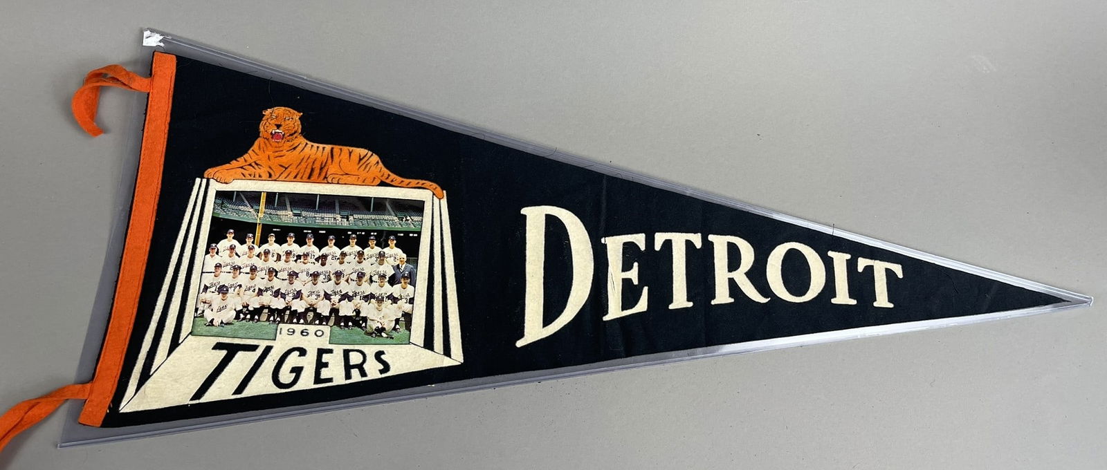 1960 Detroit Tigers Team Photo Full Size Felt Pennant 29" NM (1 of 9)
