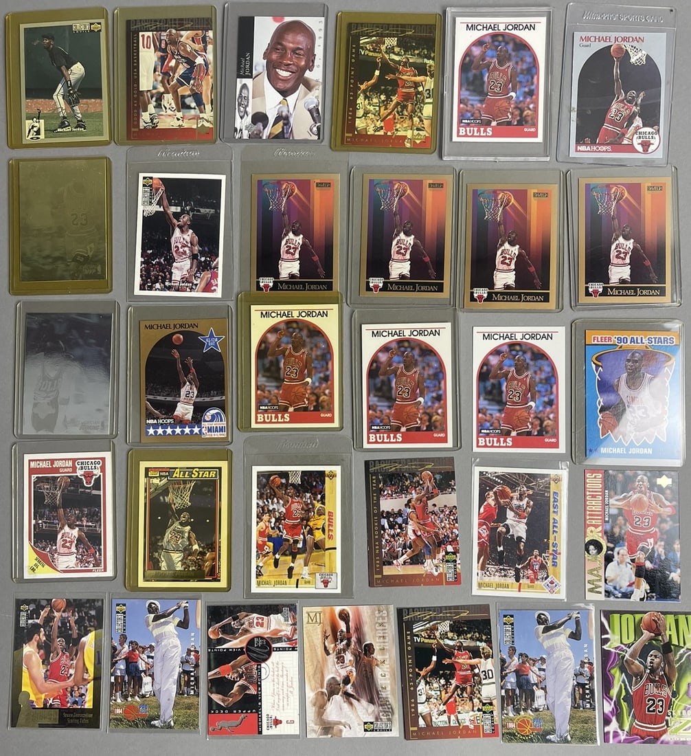 Lot 31 Michael Jordan Basketball Baseball Cards Upper Deck Skybox (1 of 18)