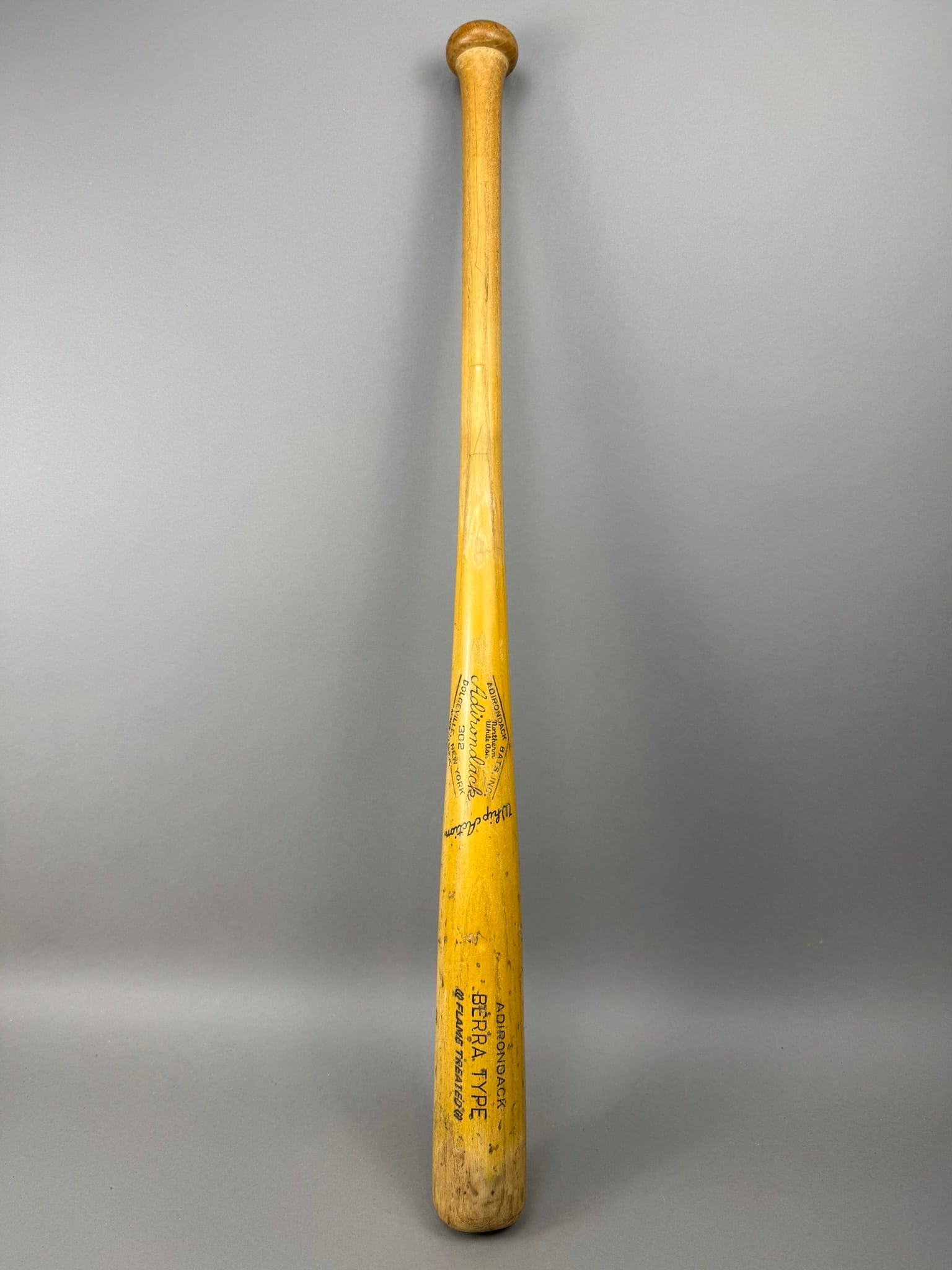 Yogi Berra 1968-73 Adirondack Model 06S Game Used Team Index  Baseball Bat (1 of 4)
