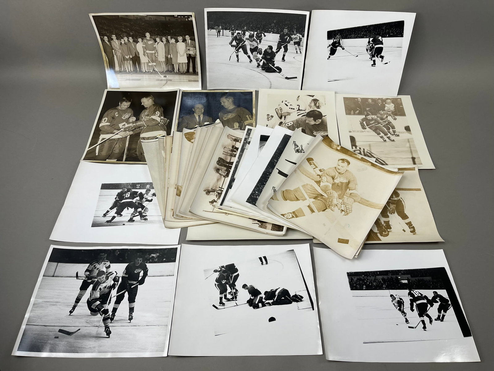 Lot of 86 1960s Original Detroit Red Wings 8" x 10" Black & White Photographs Gordie Howe: Large lot of photographs featuring Red Wings players featuring Gordie Howe, Alex Delvecchio and multiple teams.Overall good condition . See all Photos for condition.