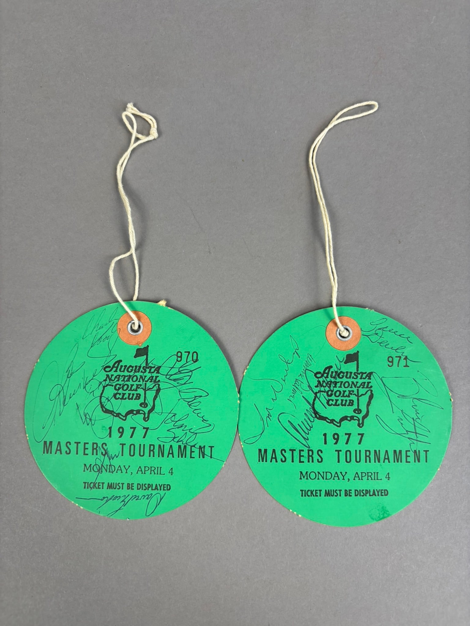 Lot of 2 1977 Masters Tournament of Golf Autographed Hanging Ticket Stubs Arnold Palmer (1 of 13)