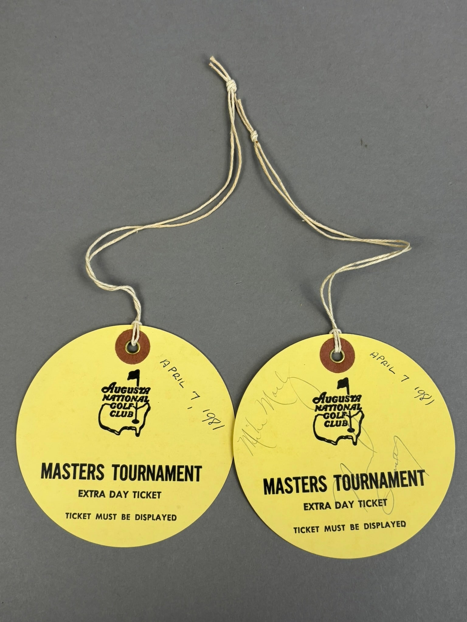 Lot of 2 1981 Masters Tournament of Golf Autographed Hanging Ticket Stubs Hale Irwin (1 of 11)