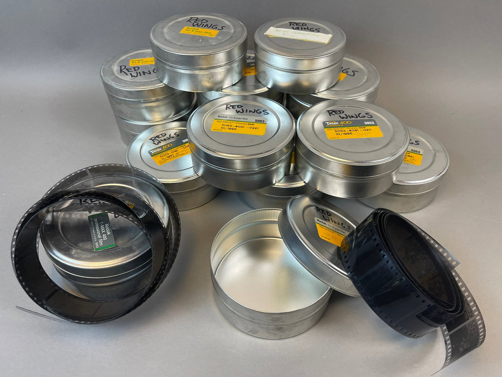 Mid 1990s Lot of 15 Original Detroit Red Wings Kodak Film Strips W/ Canisters: All original kodak film in original canisters. Multiple images and teams . See photos for condition and images.