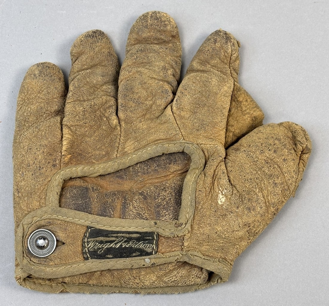 Wright & Ditson Full Web Early 1900s Youth Baseball Glove (1 of 12)