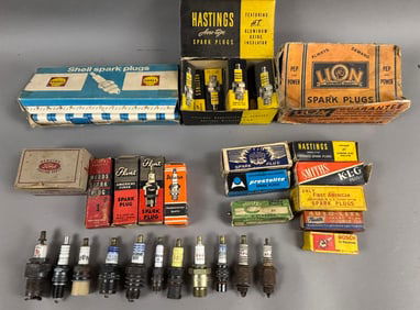 Lot Lion Shell Flint Hastings & More 40s-50s-60s Spark Plugs