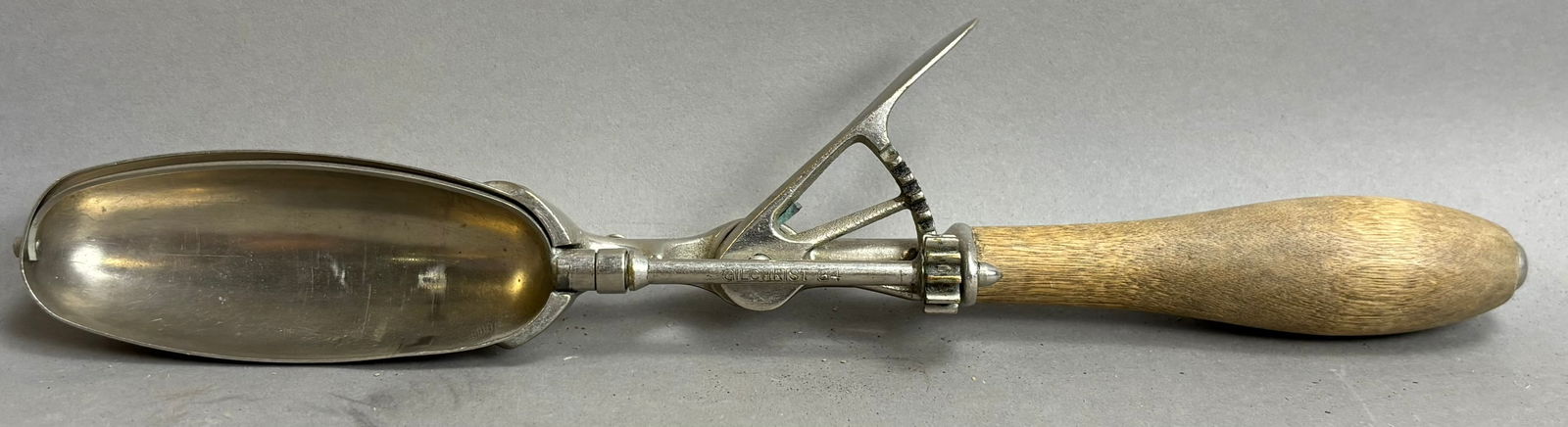 Rare Gilcrist #34 Banana Split Original Ice Cream Scoop (1 of 5)
