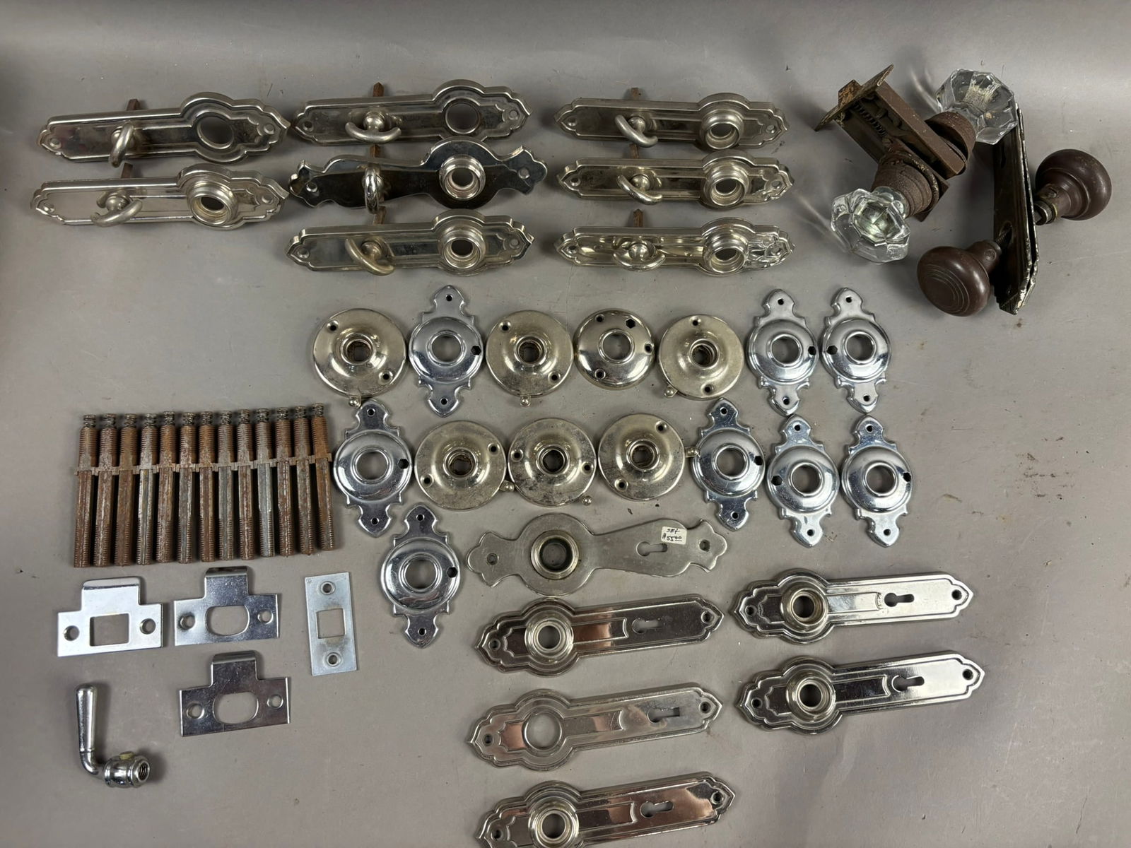 Lot 49 Art Deco Fancy Matching Nickel Plated Door Plates & Hardware (1 of 11)